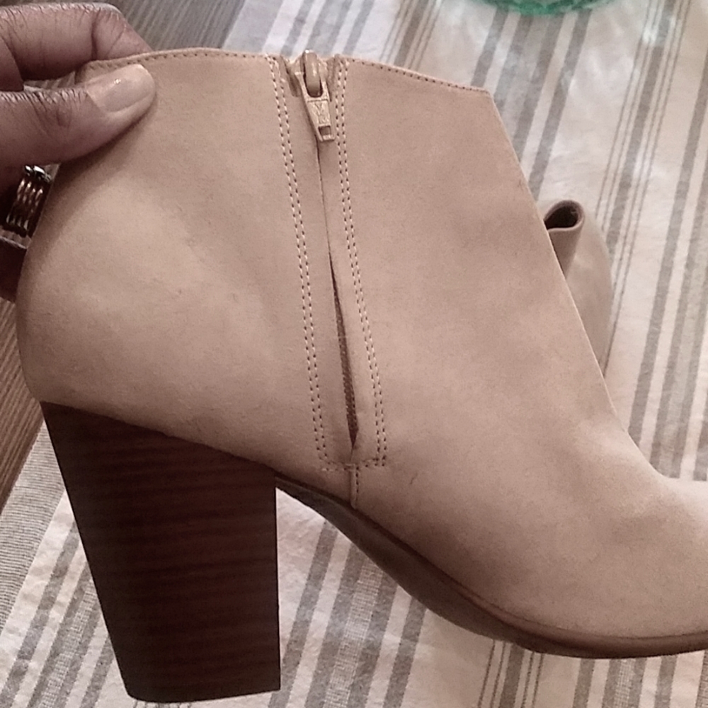 Tan/cream booties - Picture 5 of 5